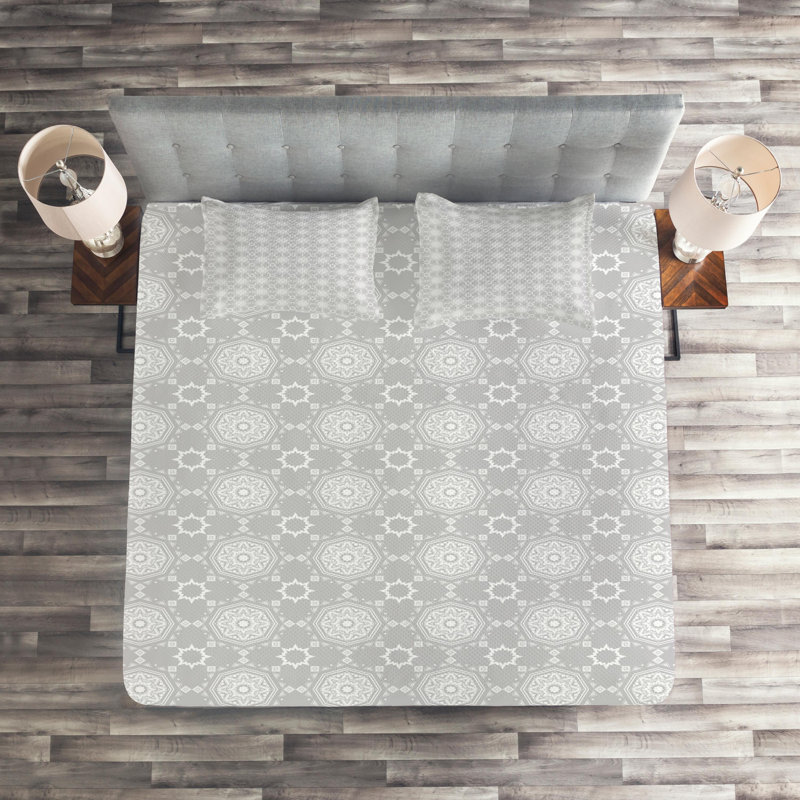 Oriental Polyester Floral Coverlet, King Bedspread + 2 Shams
