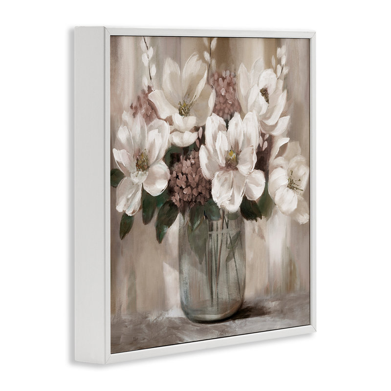 Vase ivoire encadré de magnolias, design par Nan, Encadrement giclée blanc côtier, H 24 po x l 24 po