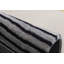 Tapis gris touffeté à la main