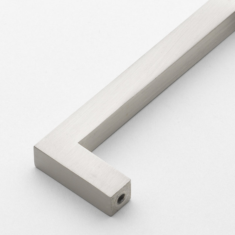 Poignée barre carrée robuste de la collection Kingston, Nickel satiné, 7.5625"