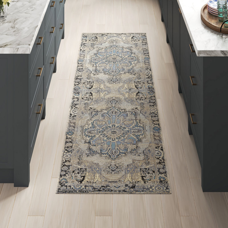 Cusack Oriental Indoor / Outdoor Area Rug, Runner 2'5" x 7'8"