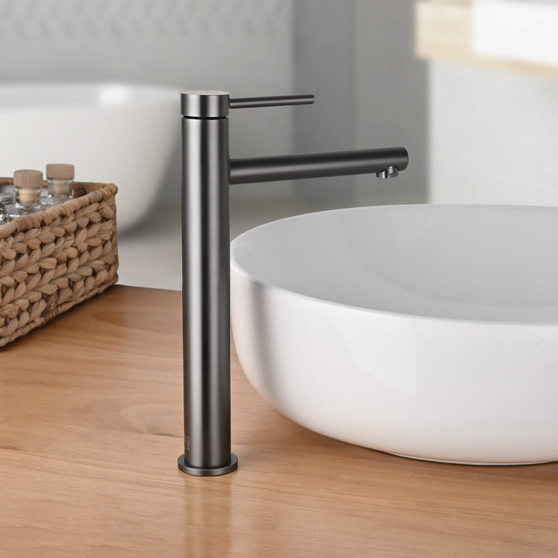 Robinet mélangeur à eau froide et chaude (CUPC) de 8 po de hauteur et 1 trou Aquaterior, Gris pistolet