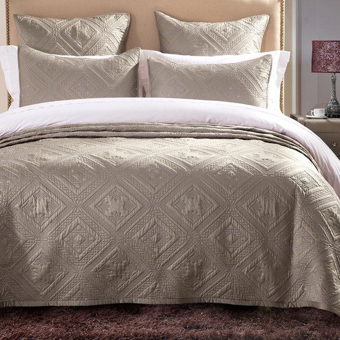 Fern Crystal Modern & Contemporary Cotton Quilt, King Quilt, Khaki
