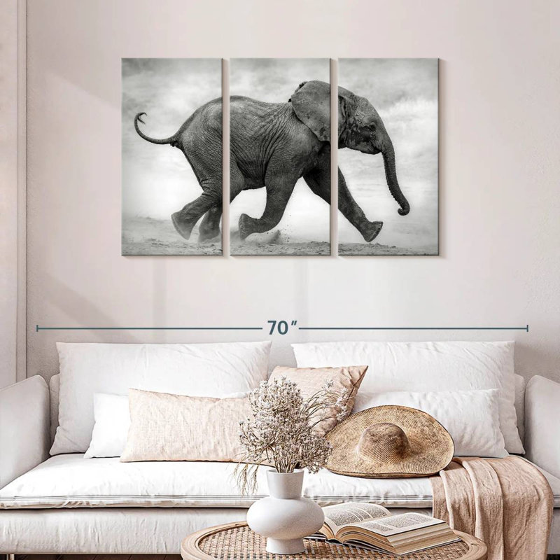 Bébé éléphant qui court, H 28 po x l 45 po
