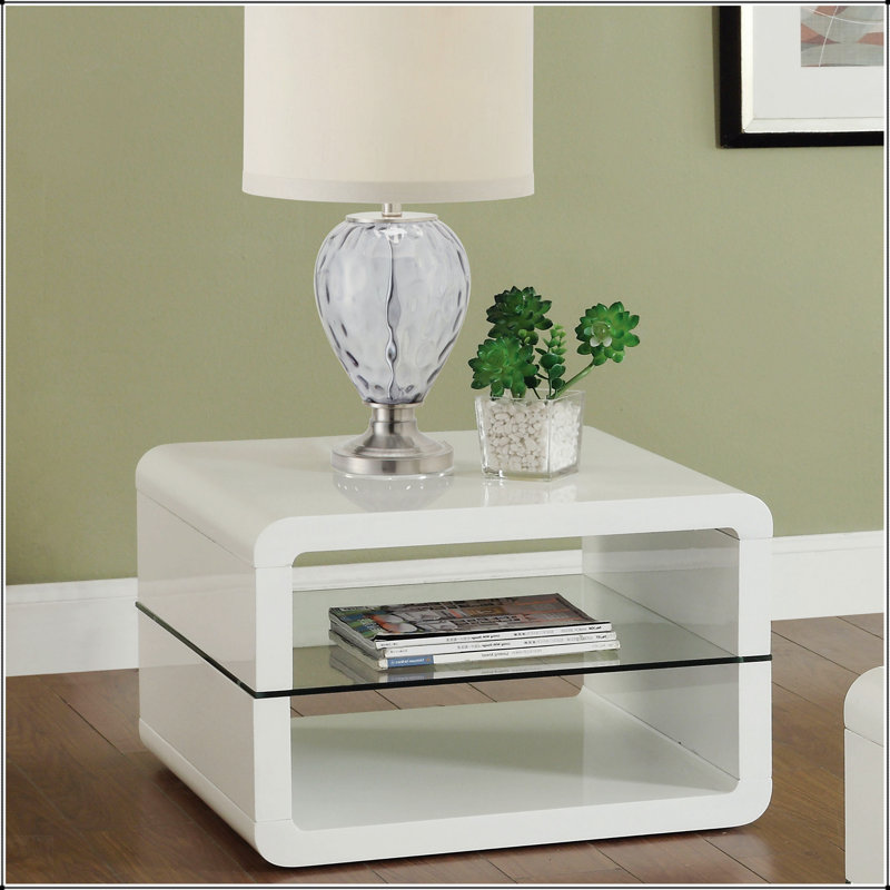 Table de bout rectangulaire à 1 tablette blanche Emerson, parfaite pour un décor moderne et minimaliste