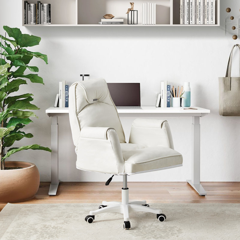 Nyelah Executive Chair