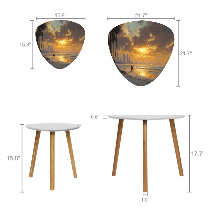 Ensemble de 2 tables basses gigognes triangulaires le long de la plage de Waikiki