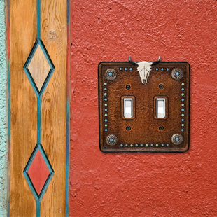 Couvercle de vache double crâne de vache - plaque d'interrupteur de lumière rustique de style occidental avec des accents turquoise et verts - Conception en résine durable pour décoration de chalet, chalet ou rustique - Cadeau unique pour les amoureux