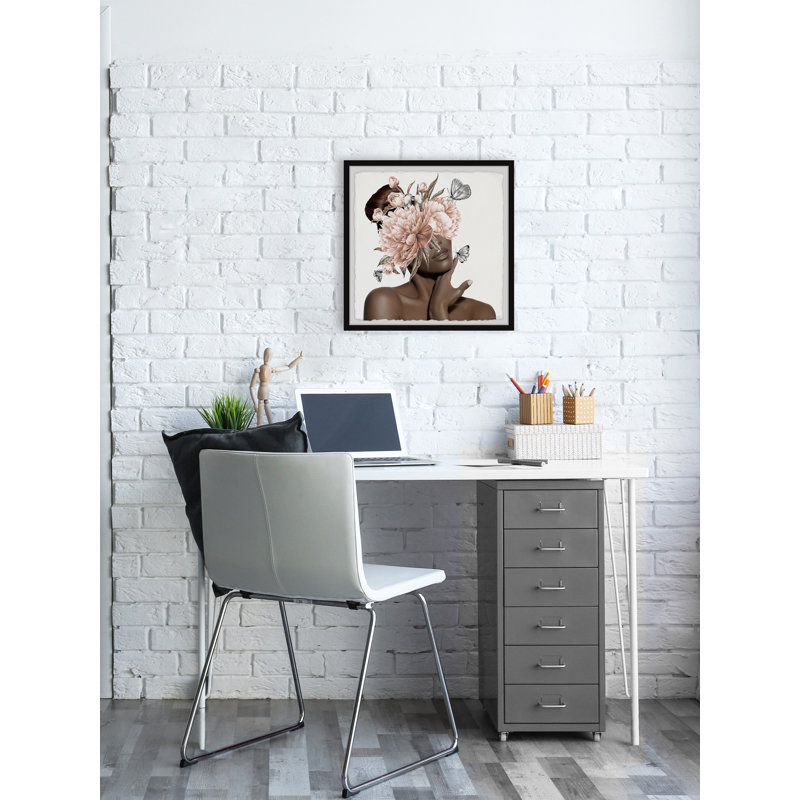 «Silence Of A Woman» par Marmont Hill - reproduction de cadre photo, H 24 po x l 24 po x P 1,5 po