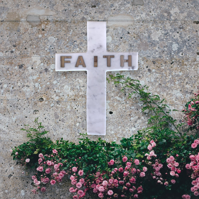 Croix de marbre Faith