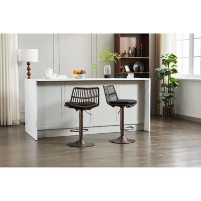 2 tabourets de bar, chaise pivotante à hauteur de comptoir pivotante à 360 ° avec repose-pieds réglable de 34,1 po à 42,91 po, style pour la cuisine et la salle à manger, base, noir, tabouret de 2 pièces d'une capacité de 250 lb, motif de repose-pieds, métal stable