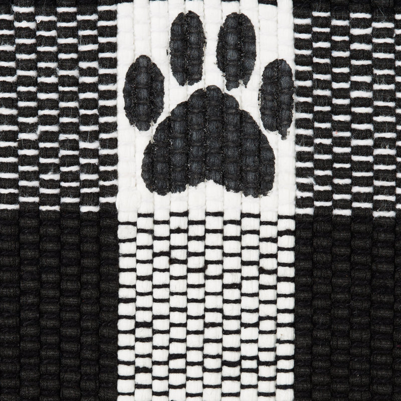 Tapis Akinleye, Noir