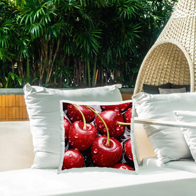 Coussin extérieur Water Droplets on Cherries