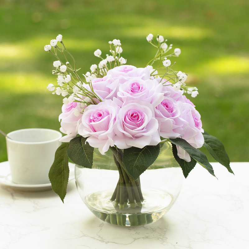Mélange de fleurs dans un vase, Rose