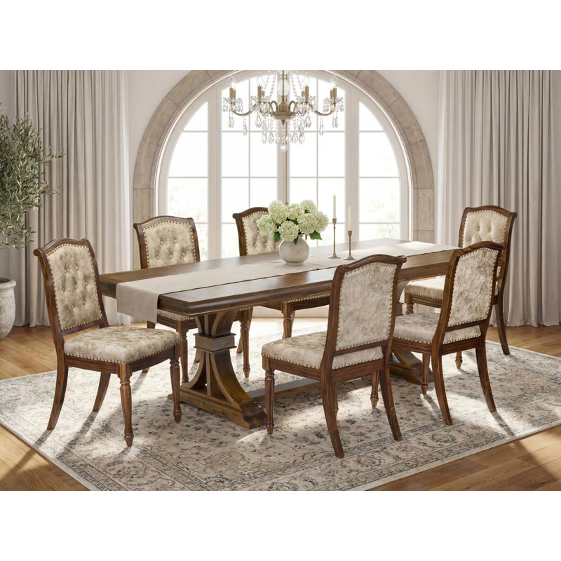 L'ensemble de salle à manger 7 pièces se compose d'une table de salle à manger rectangulaire moderne et de 6 chaises de cuisine en cuir PU beige clair, finition noyer antique