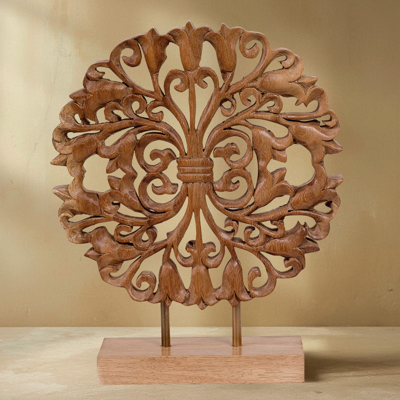Sculpture en bois Youngblood sur base