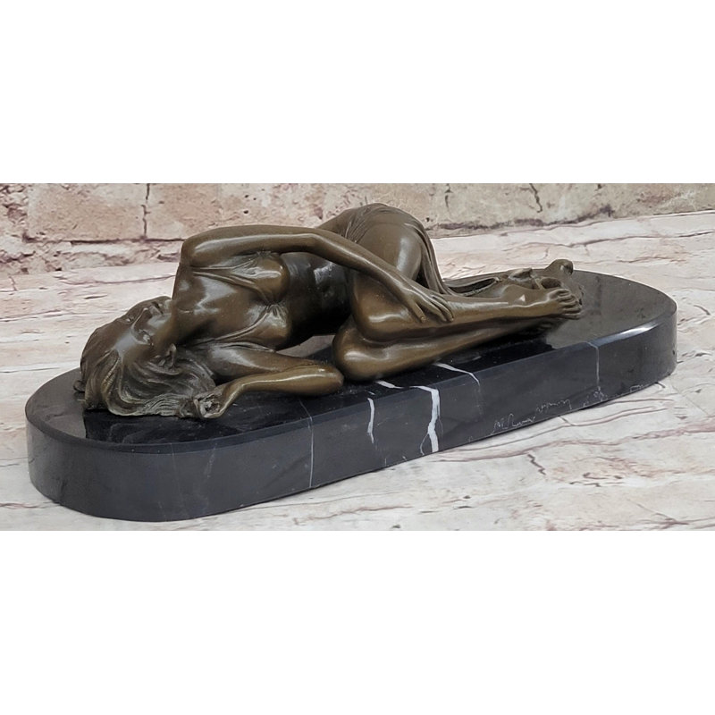 Sculpture en bronze Kaleesi, sculpture originale en bronze, fille couchée