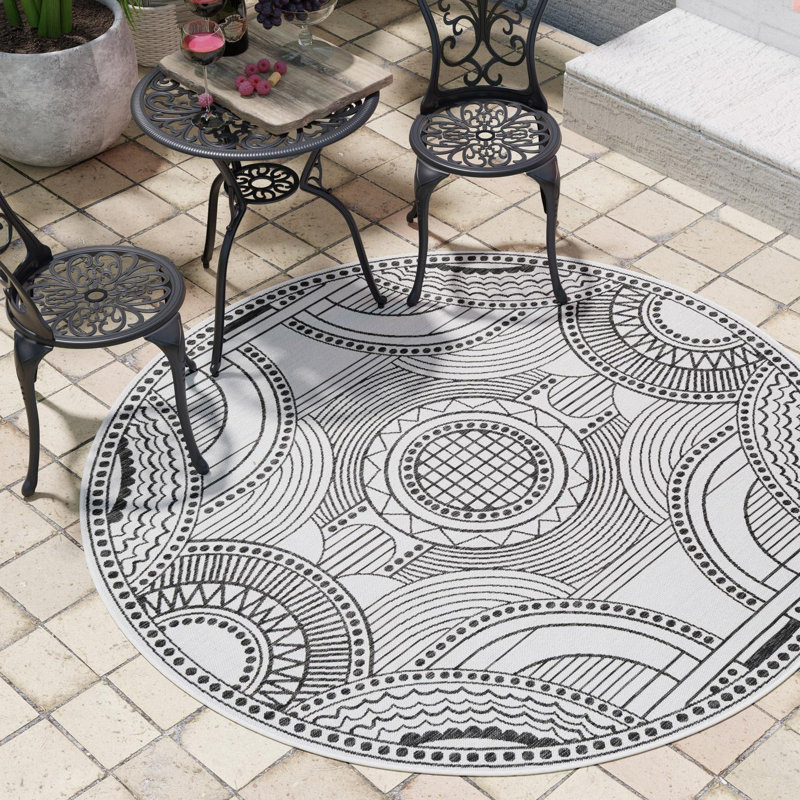 Geometric Indoor / Outdoor Rug, Round 12'