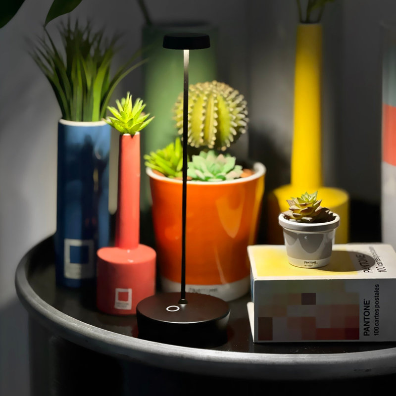 Swap Pro Table Lamp, Glossy Gold