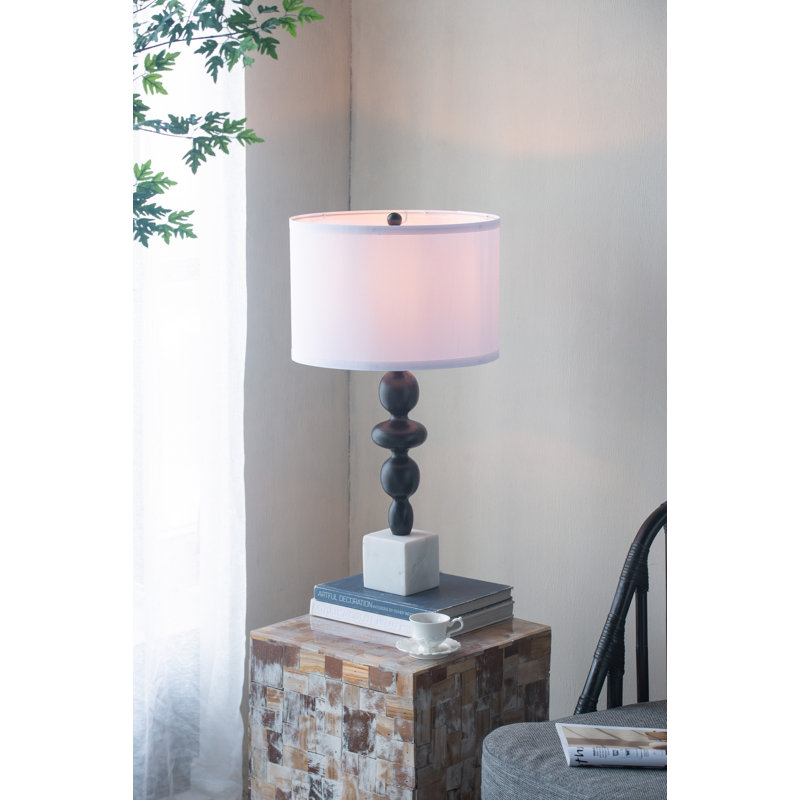Lampe de table 15 po x 29,5 po noir et blanc, corps rond à 4 niveaux