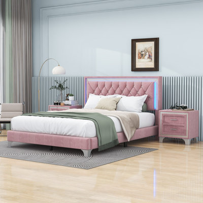 Harpriya 3 Piece Upholstered Velvet Bedroom Set