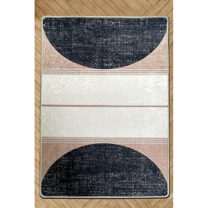 Tapis géométrique rectangulaire tissé à la machine en beige / noir / blanc, Rectangle 4 pi 11 po x 6 pi 7 po