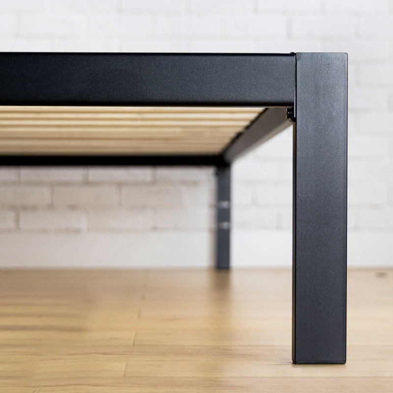 Base de lit plateforme en acier de 14 po Wayfair Sleep™, Reine