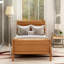 Base de lit simple en bois durable avec tête de lit et pied de lit, idéale pour les chambres à coucher modernes et les chambres d'amis.-554848206