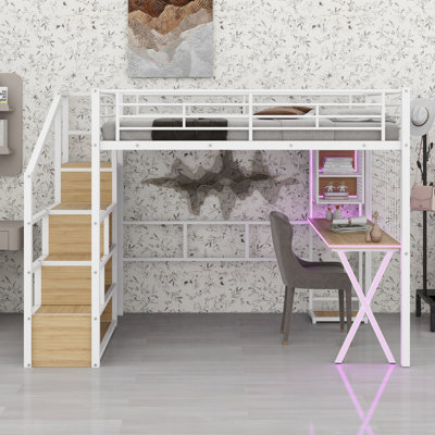 Lit mezzanine moderne avec bureau intégré, garde-robe, escalier de rangement et DEL