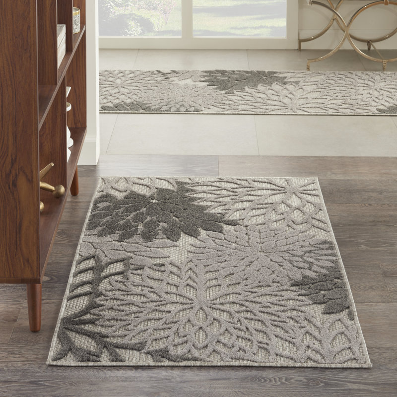 Abela Floral Indoor Rug, Rectangle 2'8" x 4'