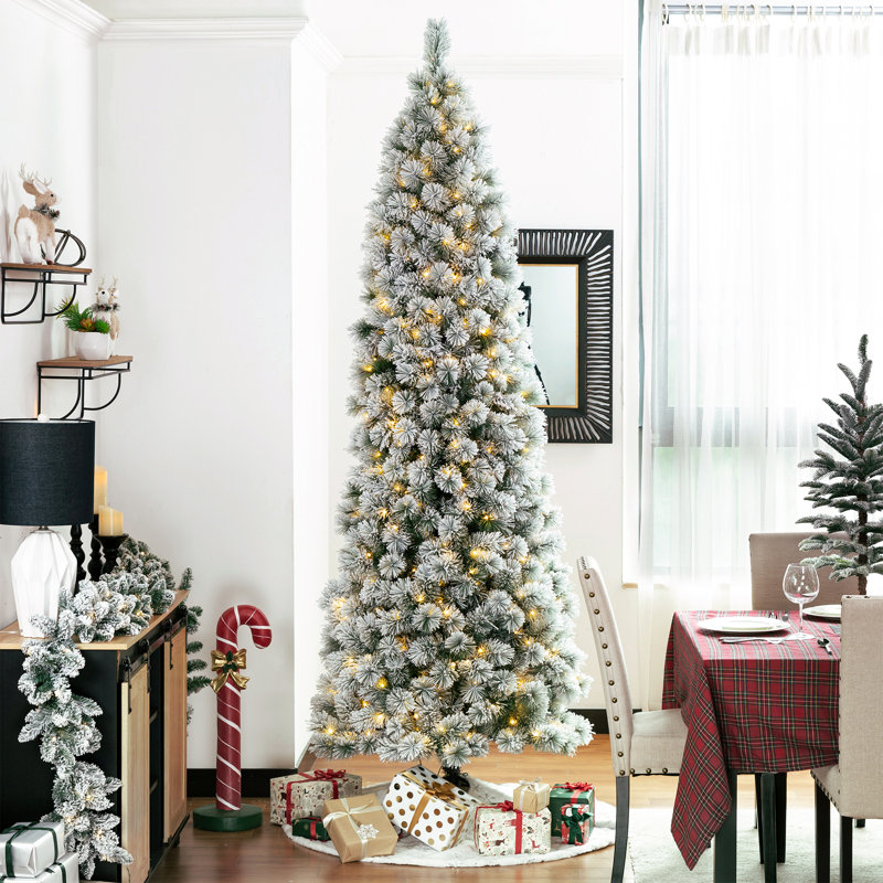 Arbre de Noël mince avec pin givré pré-éclairé, 9'