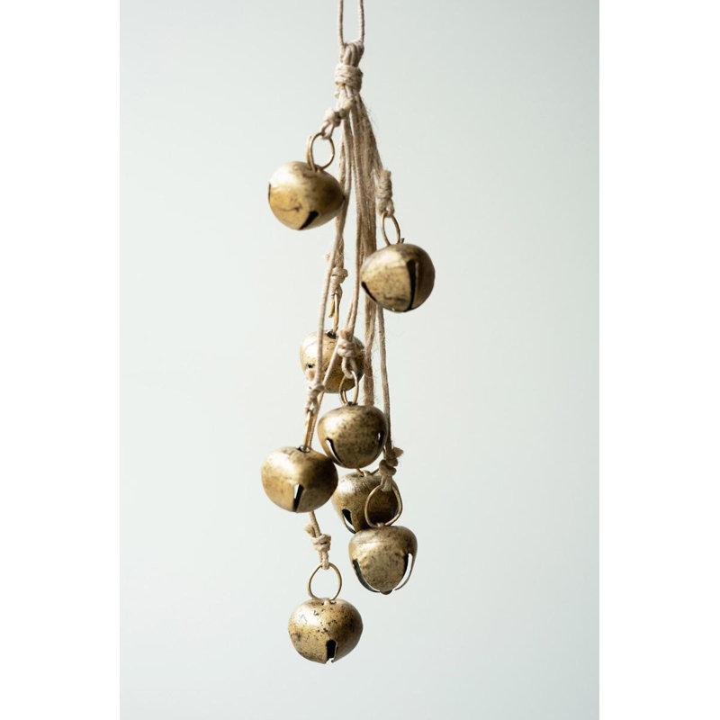 Bouquet de clochettes dorées Kalalou 12 po - Décoration de Noël suspendue sur corde de jute