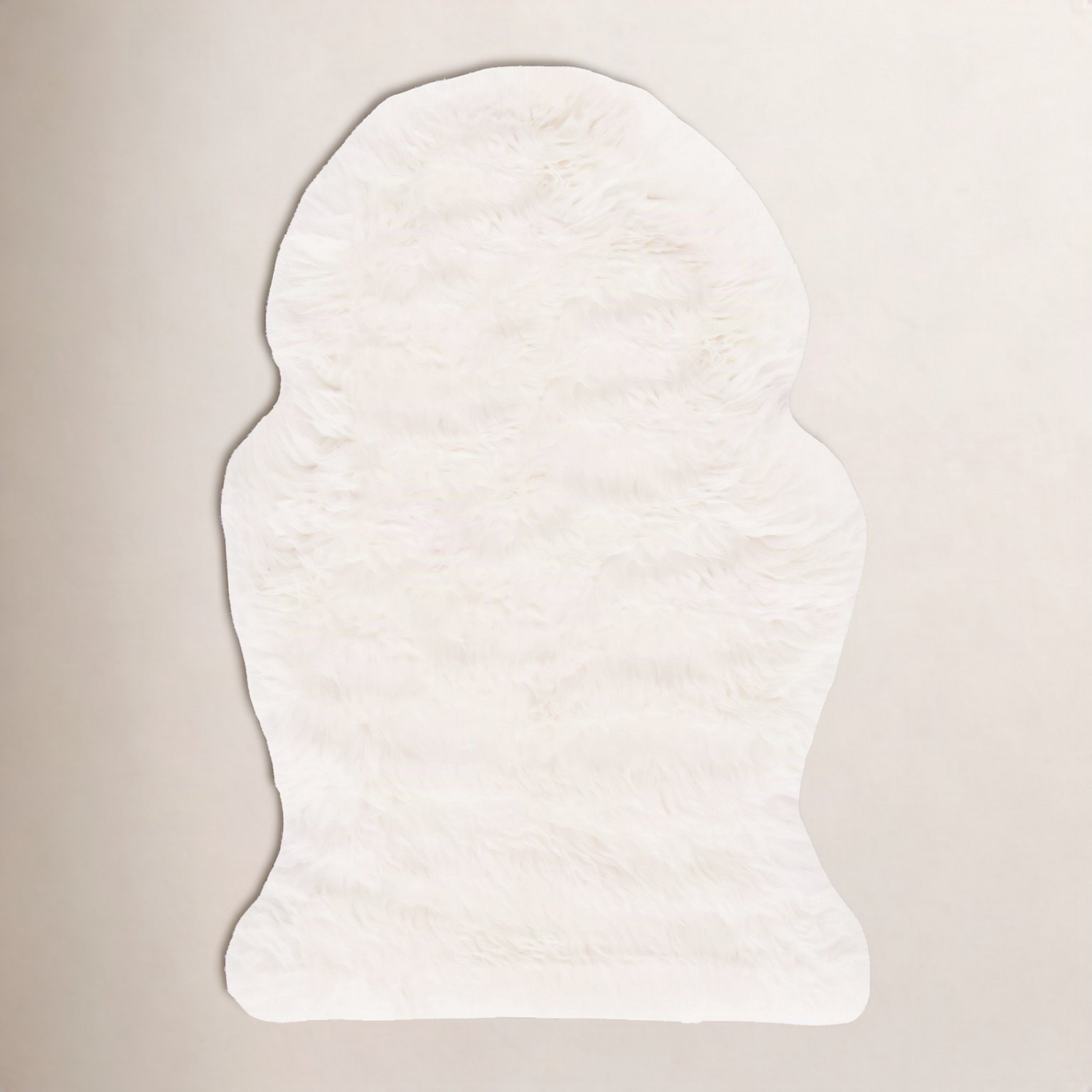 Mera White Handmade Sheepskin Rug, Rectangle 2' x 5'