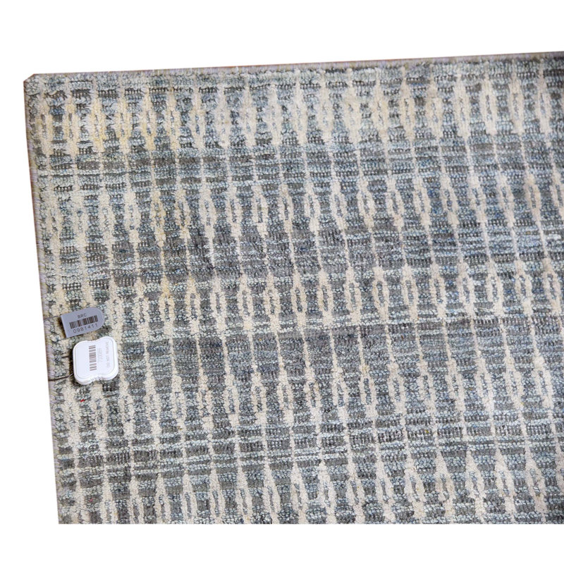 Area Rug in Grey, Rectangle 8' x 10'