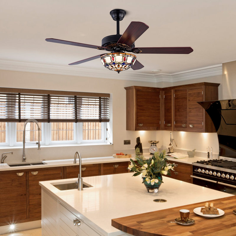 Ventilateur de plafond réversible à pales en bois de style rétro Addalyn