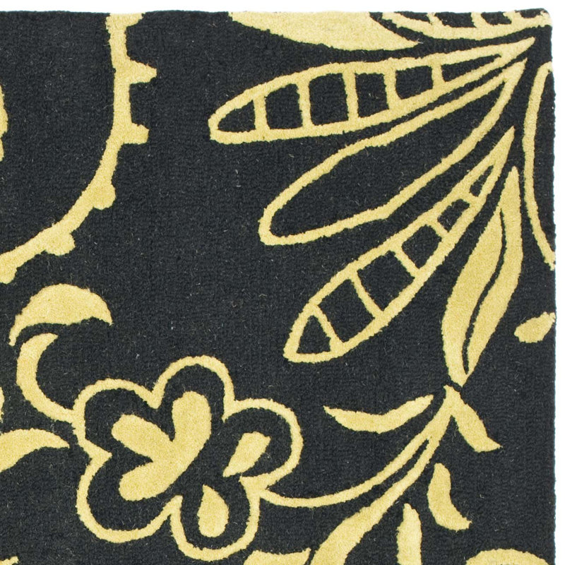 Soho Hand Tufted Wool And Viscose Floral Rug, Runner 2'6" x 8'