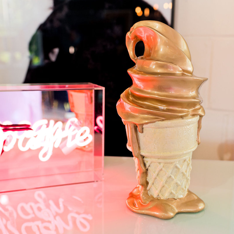 Paray Statue, Chocolate