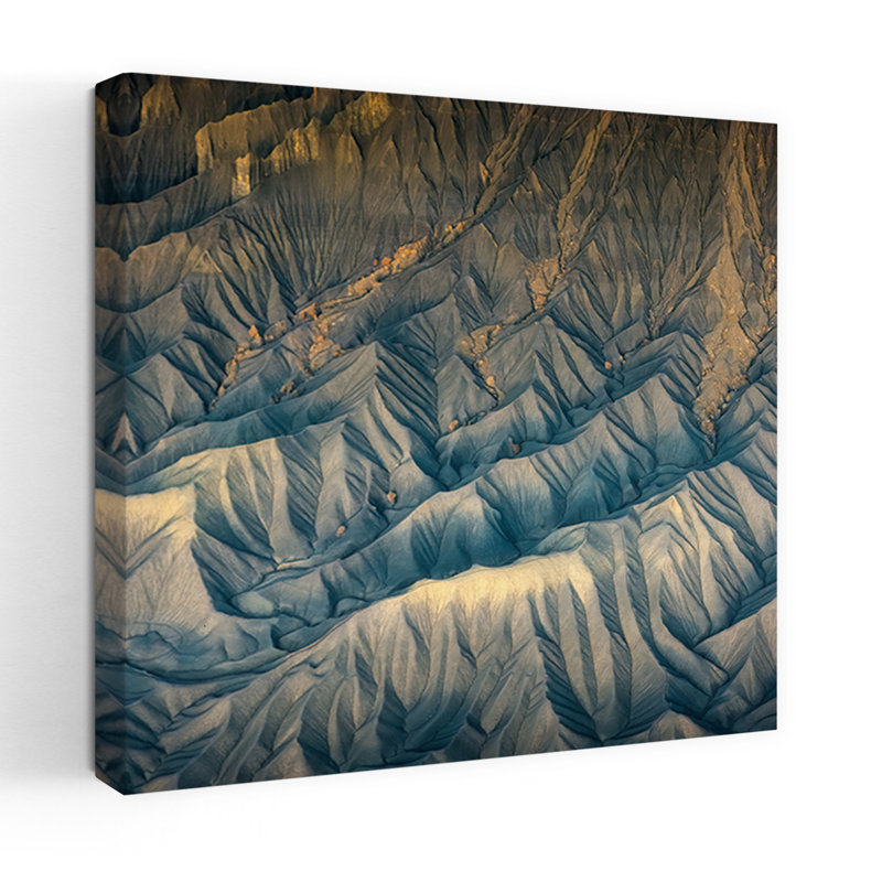 Wrinkles, art mural contemporain, 18" H x 18" W