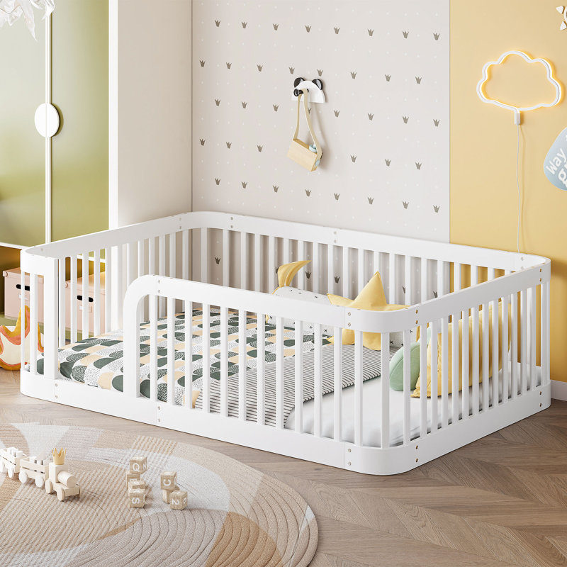 Structure de lit simple en bois avec barrière de sécurité, lit pour enfant en pin massif, coin arrondi, facile à assembler, blanc