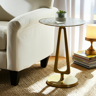 Table d'appoint ronde avec plateau en métal à motif - Table de bout étroite pour le salon ou la chambre à coucher - Mobilier d'appoint moderne avec base piédestal élégante - 20 po, or