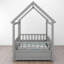 Lit simple en bois avec structure de toit de maison, garde-corps de clôture-28955806-28955805