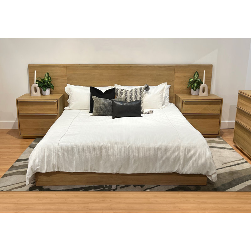 Keandria Panel Bed, Queen