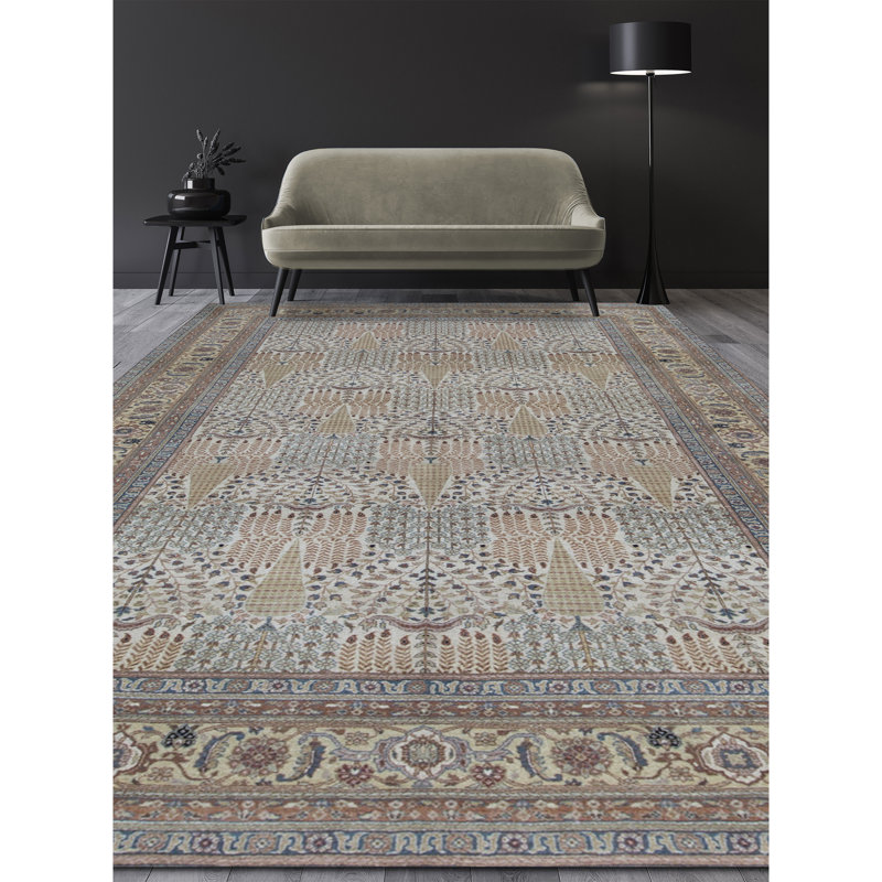 Wool Oriental Area Rug in Ivory/Gold/Brown
