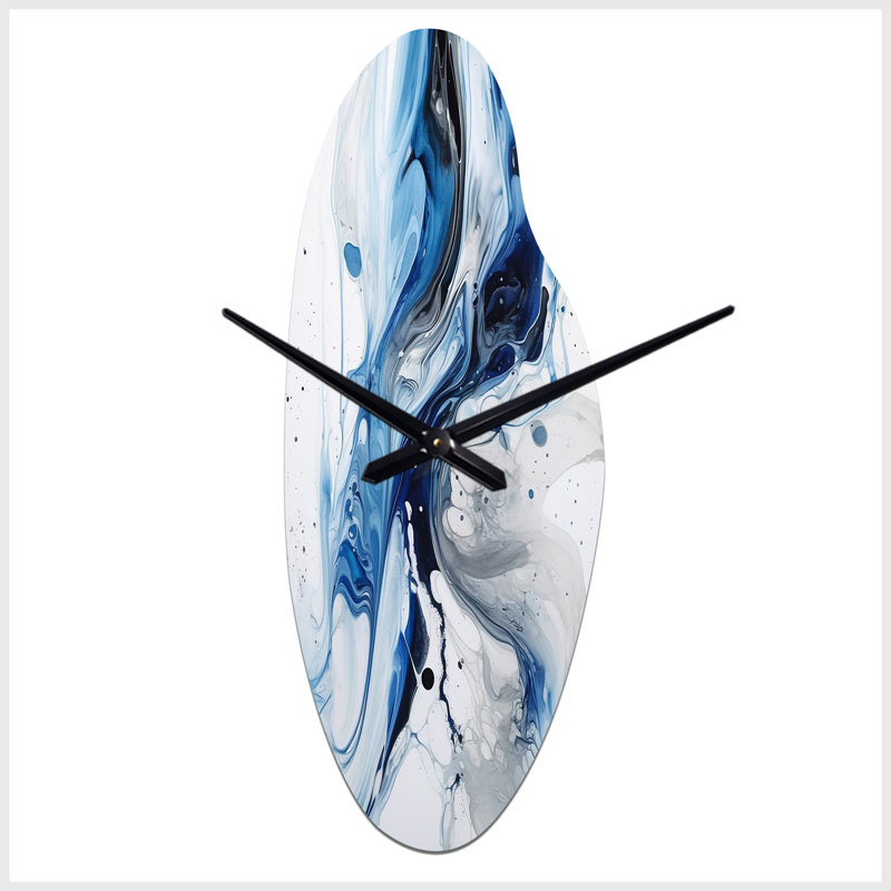 Bleu et gris Elixir éthéré I - horloge abstraite en métal incurvé, horloge asymétrique bleue, Moyenne
