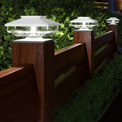 Lampes solaires pour poteau solaire, lumières solaires pour poteau de clôture, éclairage blanc froid, lampadaires extérieurs imperméables blancs pour poteaux de jardin 4 x 4 5 x 5 ou 6 x 6 (ensemble de 6)