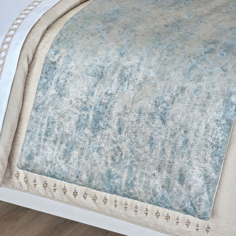 Esmeralda Abstract Bed Runner, King