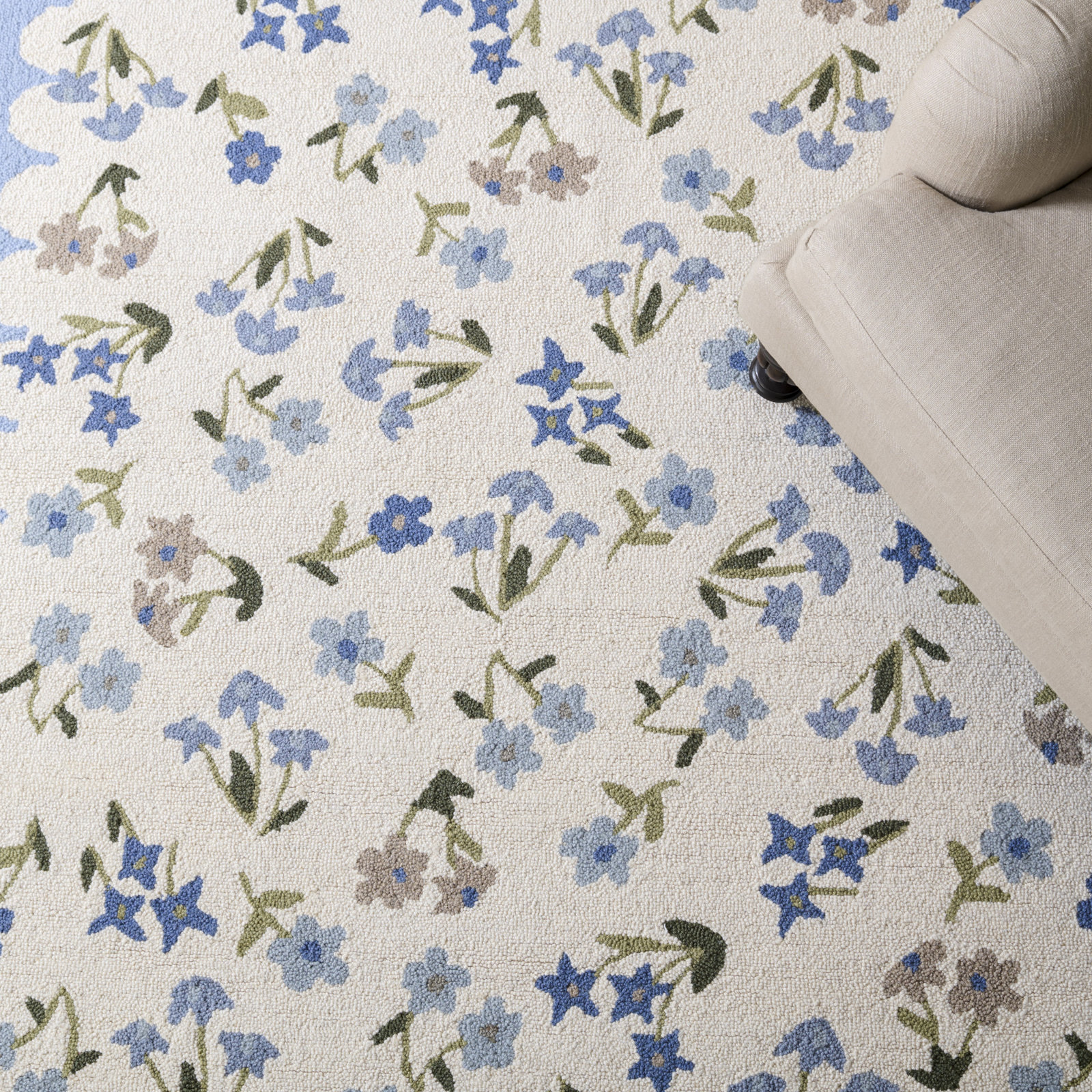 Hand-Tufted Wool Floral Outdoor Rug, Rectangle 8' x 10'