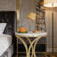 Table d'appoint ronde avec pieds en forme de C