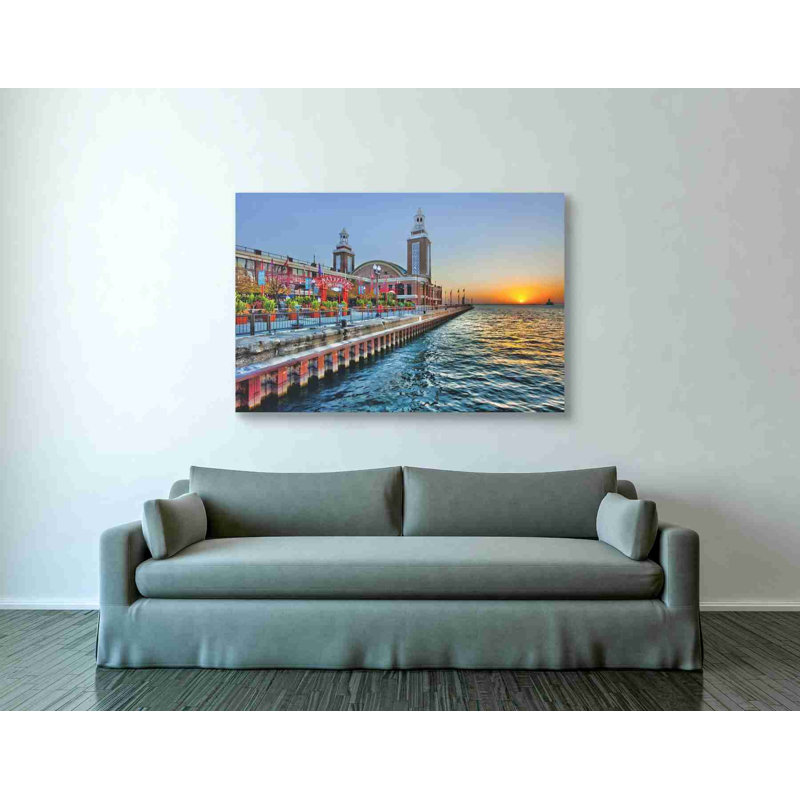 «Sunrise at the Pier», art mural sur toile, 40 po x 60 po