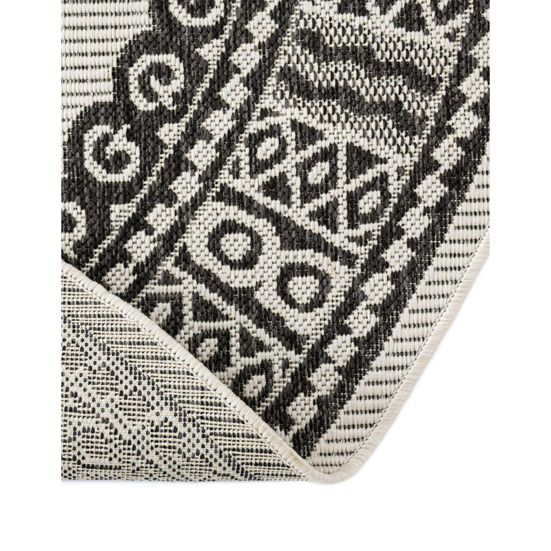 Oriental Indoor / Outdoor Rug, Round 12'